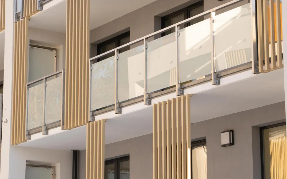 Realizacja Renoplast system PRO W35 balkony z posadzką ceramiczną