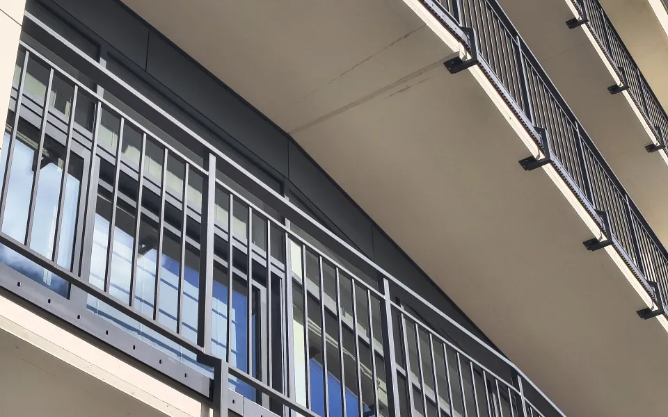 Renoplast system Basic W30 Galeria Rzeszów część biurowa balkon